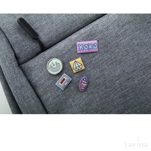 Lark Metalen Badge Zilver