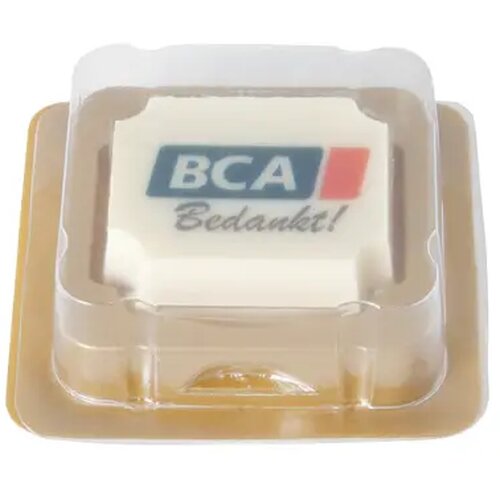 Logobonbon met hazelnoot praline