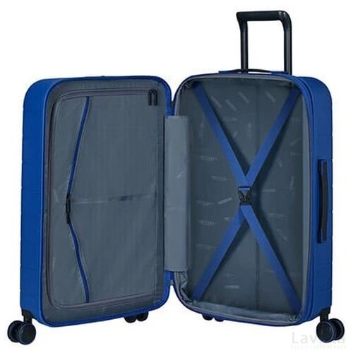 American Tourister Novastream Spinner 67 EXP.