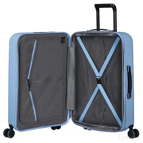 American Tourister Novastream Spinner 67 EXP.