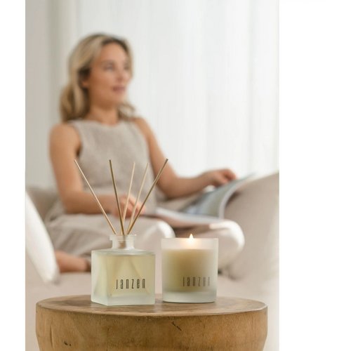 Janzen Scented Candle Black 22 Geurkaars