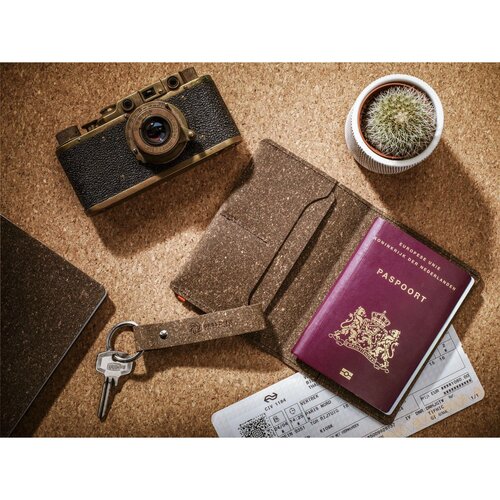 Recycled Leather Passport Holder Paspoorthoesje